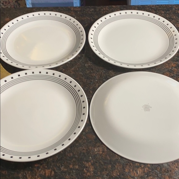 4 Corelle City Block 10.25” Dinner Plates - Picture 5 of 7